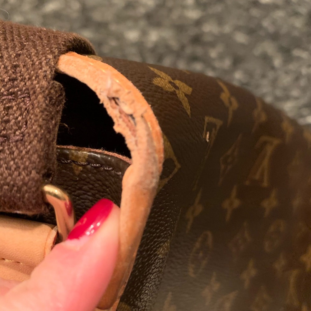 Good condition Louis Vuitton crossbody - Picture 4 of 11